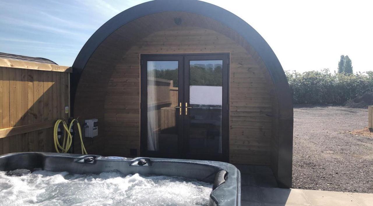 Superior Glamping Pod With Hot Tub Hotel Frodsham Exterior foto
