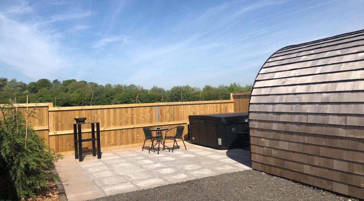 Superior Glamping Pod With Hot Tub Hotel Frodsham Exterior foto