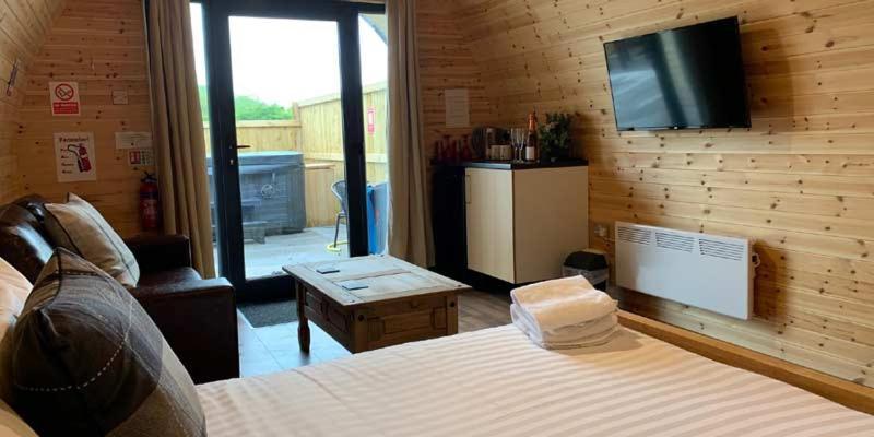 Superior Glamping Pod With Hot Tub Hotel Frodsham Exterior foto